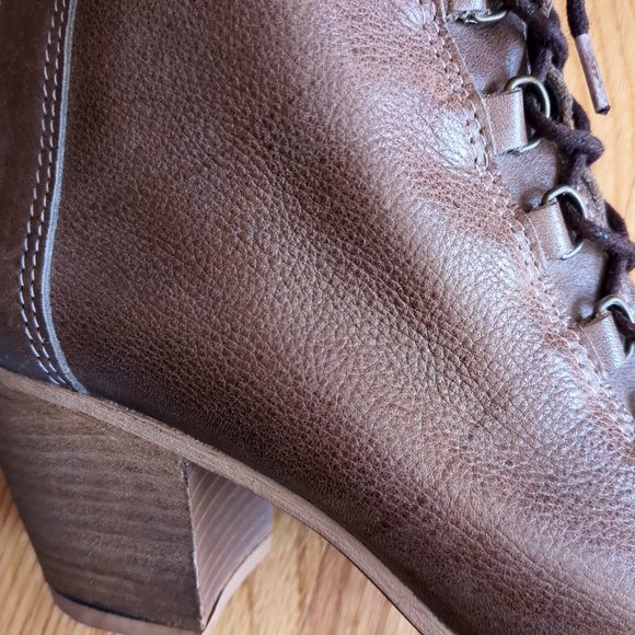 [SOLD] Felmini Soft Pebbled Leather Lace Up Peep Toe Portugal Block Heel Bootie - Picture 11 of 16